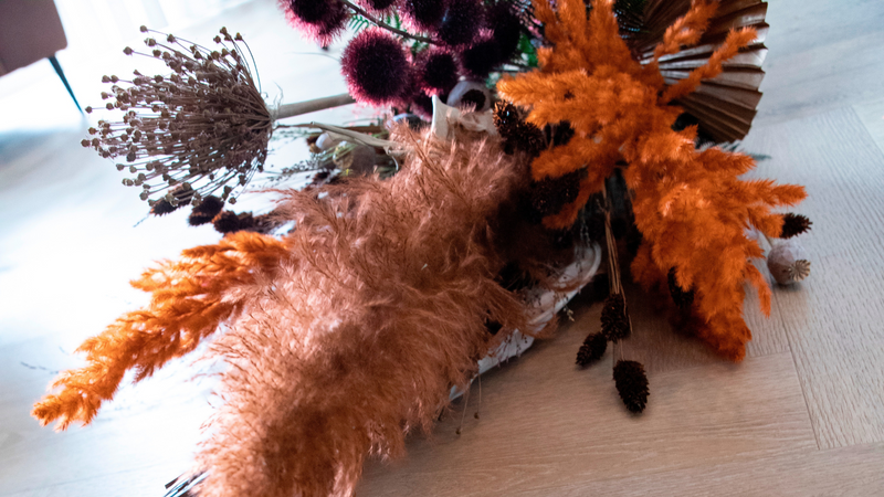 "Sfeerfoto van verschillende herfstkleuren in huis"