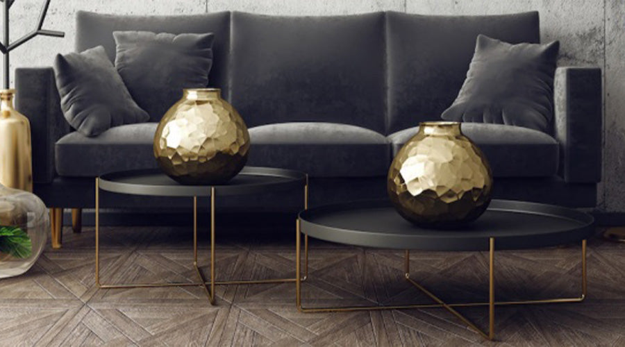 Woonkamer met donker eiken vloer in abstract motief