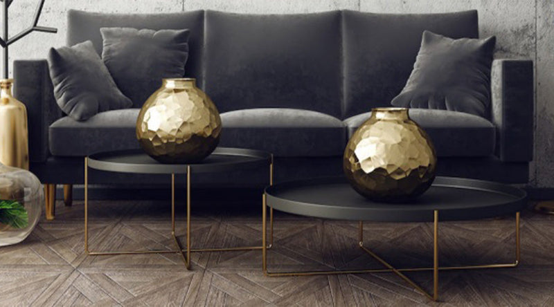 Woonkamer met donker eiken vloer in abstract motief