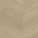 licht beige eiken visgraatvloer met subtiele houtnerfstructuur en brede planken