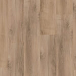 licht beige eiken vloer met fijne houtnerf en natuurlijke knoesten in brede planken