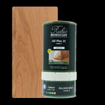 Donker gerookt eiken houten plank met zichtbare houtnerven en knoesten, samen met een bus Rubio Monocoat Oil Plus 2C olie in Smoke 5% kleur voor bescherming en kleurbehandeling van houten vloeren.