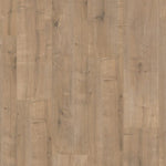 lichte beige eiken vloer met natuurlijke houtstructuur en subtiele knoesten, rechte brede planken