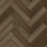 Donker bruin eiken visgraatvloer met subtiele houtstructuur en matte afwerking.