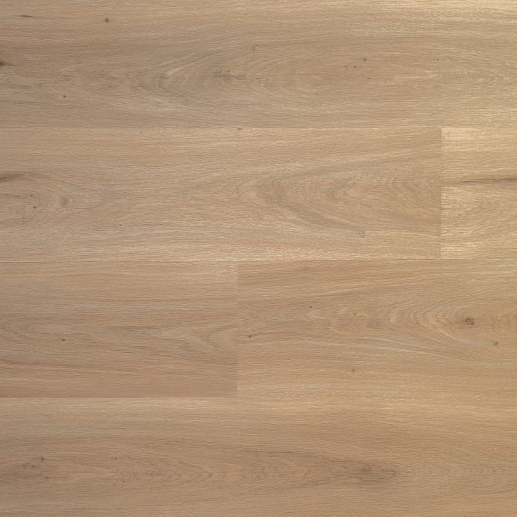 licht beige eiken vloer met subtiele houtnerfstructuur in brede planken zonder opvallend patroon