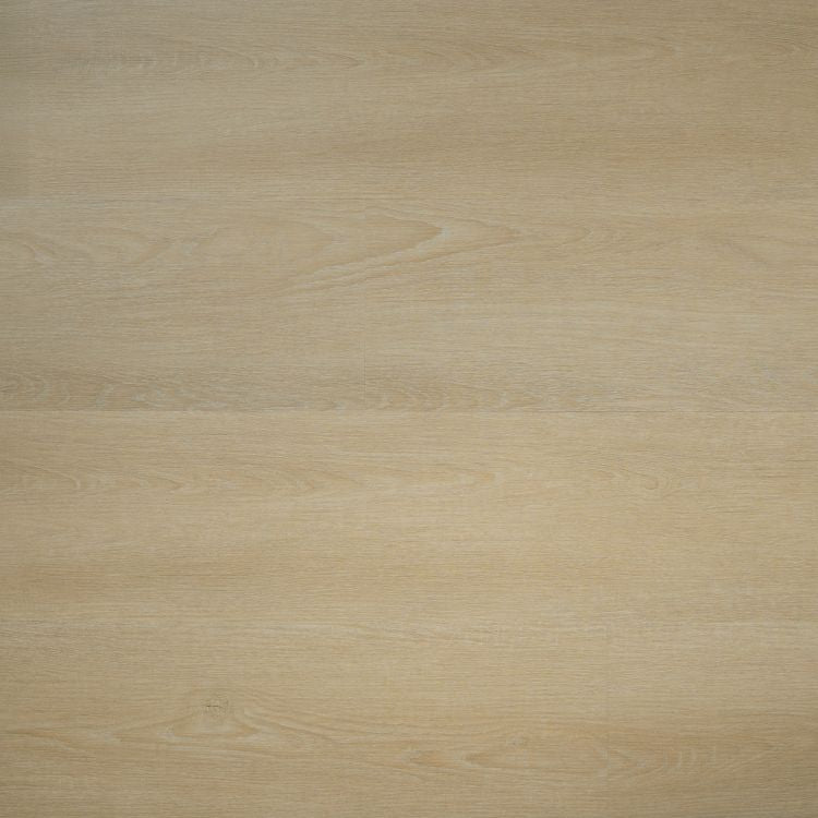 lichte beige eiken vloer met subtiele houtnerfstructuur en brede planken in natuurlijke tinten
