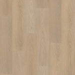 licht beige eiken vloer met rechte brede planken en subtiel houtnerfpatroon