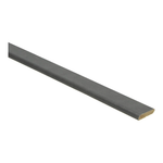 donkergrijs plintstrip met matte afwerking en afgeronde rand, rechte langwerpige vorm, zonder zichtbare textuur of patroon
