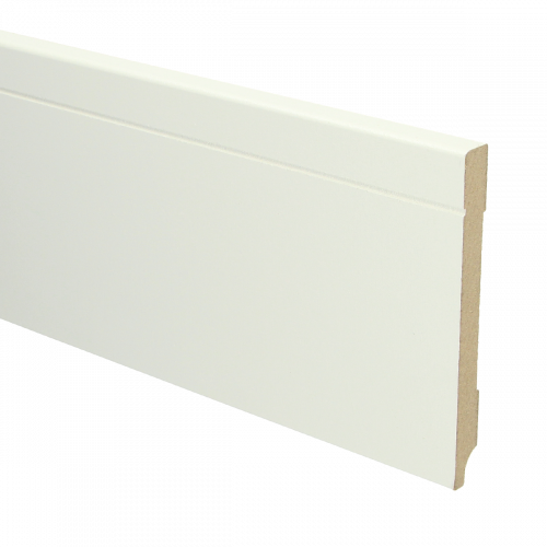 plint in matte white met subtiele groef en rechte afwerking, gemaakt van houtcomposiet