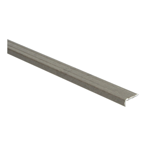 Grijs metalen profielstrip met licht geribbeld oppervlak en L-vormige dwarsdoorsnede voor vloerafwerking.