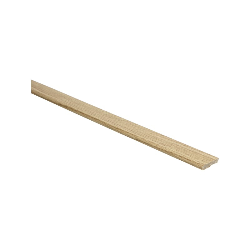 licht beige eiken plint met subtiele houtnerfstructuur en afgeronde bovenkant, smal model