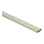 laminaatprofiel in licht beige eiken met houtnerfstructuur en smalle, langwerpige vorm