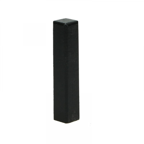 Zwart kleine kunststof montagestift voor vloerprofielen, rechthoekig van vorm met een matte structuur.