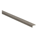 Overgangsprofiel in licht grijs bruin houtstructuur met subtiele nerftextuur, geschikt voor vloerafwerking tussen verschillende vloertypes.
