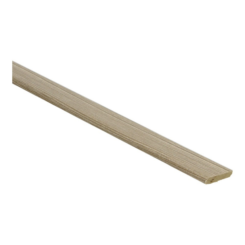 afgeplatte overgangsstrip voor vloeren in licht beige eikenlook met fijne houtstructuur en matte afwerking