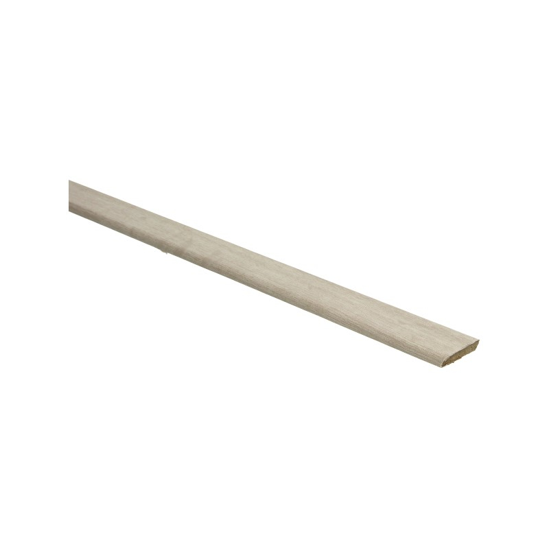 Overgangsstrip licht grijs eiken met subtiele houtstructuur en matte afwerking, dunne uitvoering voor naadloze vloerverbinding.