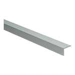 lichte grijs metalen overgangsstrip met drie horizontale groeven aan de bovenkant, recht model voor vloerdelen, gladde structuur