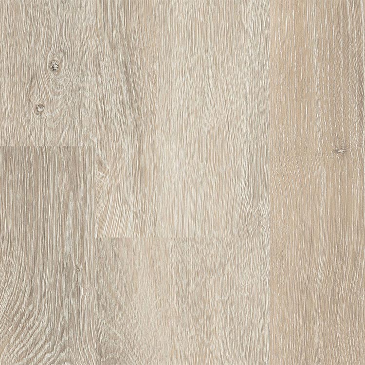 licht beige eiken vloer met zichtbare houtnerfstructuur en kleine knoesten in brede planken met matte afwerking
