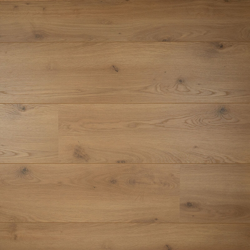 licht beige eiken vloer met brede planken en subtiele knoesten, naturel houtstructuur zichtbaar