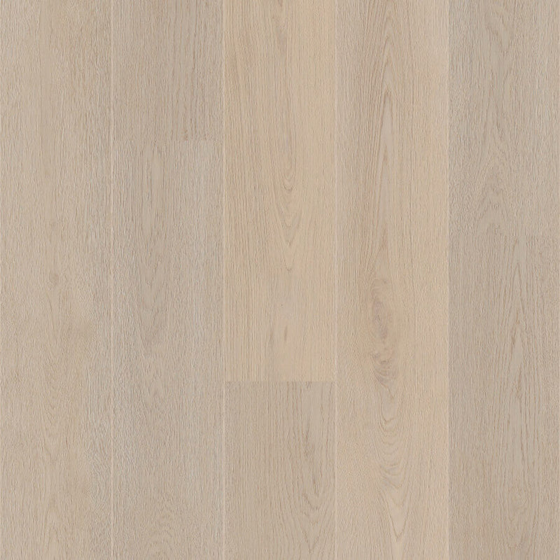 licht beige eiken vloer met subtiele houtnerfstructuur en brede planken in natuurlijk patroon
