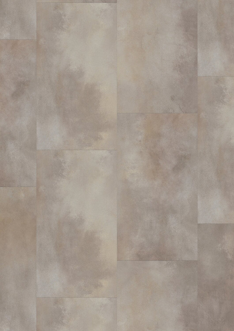 licht taupe tegelvloer met grote rechthoekige tegels en een zachte, golvende structuur in subtiele beige en grijs tinten