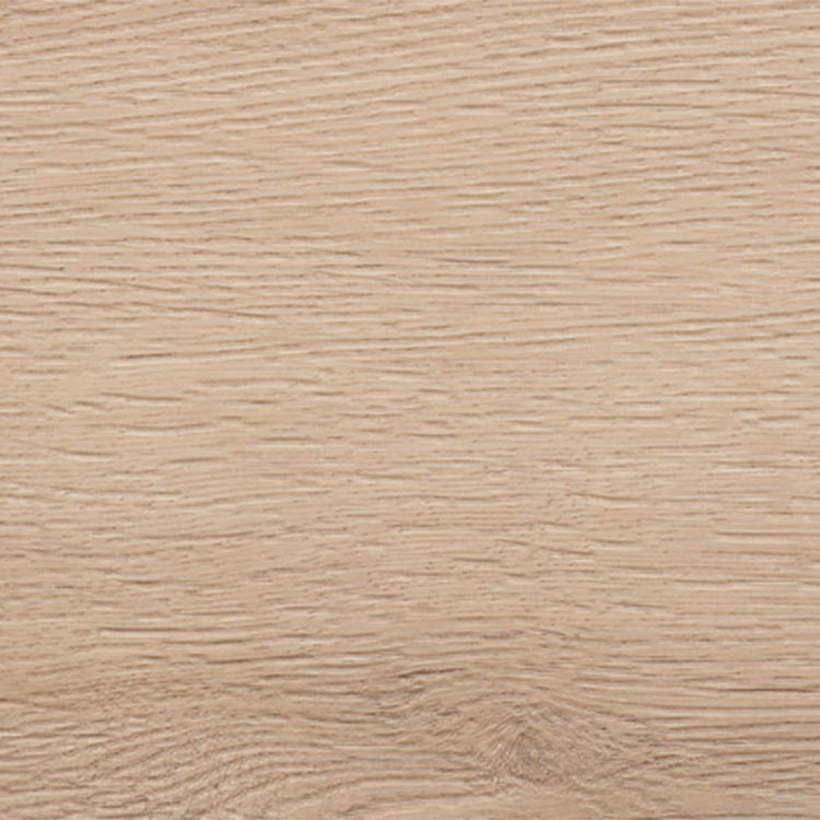 licht beige eiken vloer met subtiele houtstructuur en fijne nerven