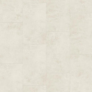 Tegelvloer in grote rechthoekige tegels in licht beige met subtiel gekorrelde structuur en lichte marmerachtige aderingen.