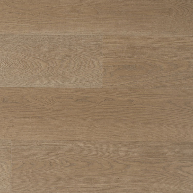 licht beige eiken vloer met subtiele houtnerfstructuur en brede planken zonder opvallend patroon