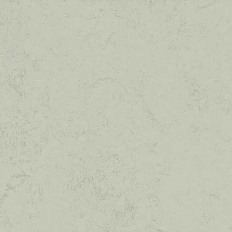 licht taupe tegelvloer met subtiele golvende strepen en fijne structuur in matte afwerking