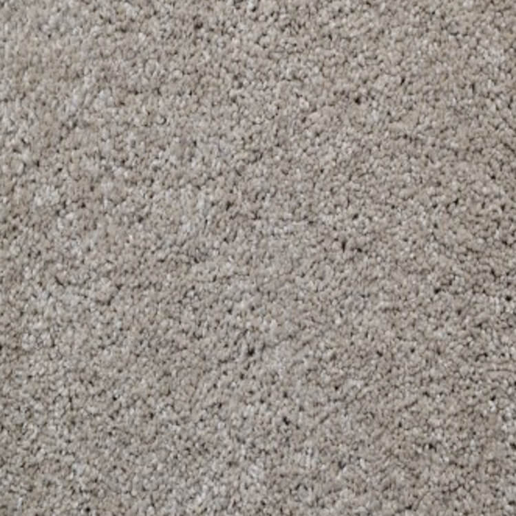 licht taupe tapijt met korte, dichtgeweven pool en een fijne, gelijkmatige structuur