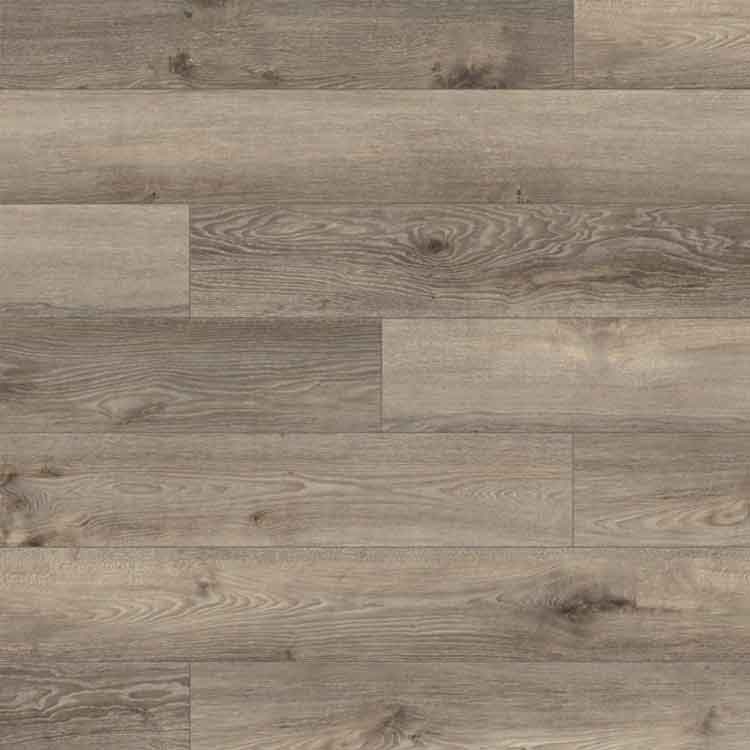 licht grijs bruin eiken vloer met brede planken en zichtbare houtnerfstructuur in een matte afwerking