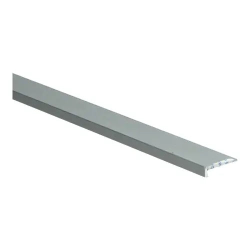 strakke aluminium drempelstrip in mat zilvergrijs, geschikt voor overgang tussen vloeren met een minimale hoogteverschil, met rechte afwerking en glad oppervlak