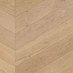 licht beige eiken visgraat patroon vloer met zichtbare houtnerven en lichte noesten