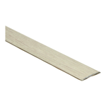 Overgangsstrip in licht beige eiken structuur met subtiele houtnerf, smal model geschikt voor vloerovergangen tussen gelijkvloerse oppervlakken.