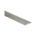 Overgangsprofiel in licht grijs eiken structuur met matte afwerking, smal en langwerpig model voor naadloze vloerovergangen.