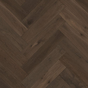donker bruin houten visgraatvloer met matte structuur en subtiele nerfdetails