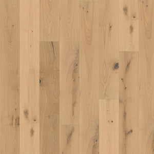 lichte beige eiken vloer met brede planken, natuurlijke noesten en subtiele houtnerfstructuur