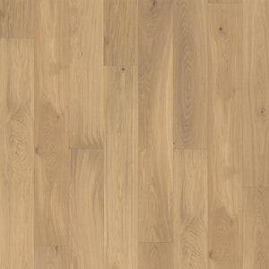 licht beige eiken vloer met brede planken en natuurlijke houtstructuur met lichte noesten en subtiele nerven