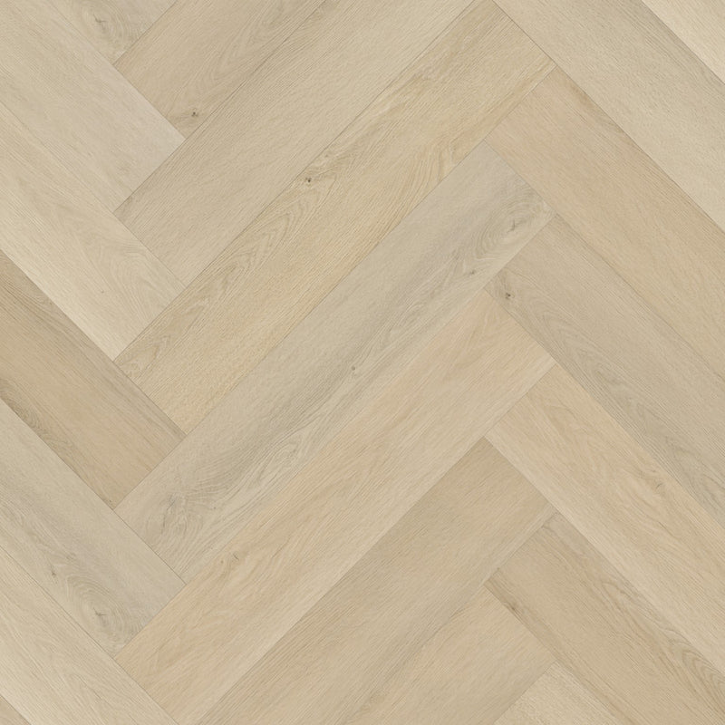 lichte beige eiken visgraatvloer met subtiele houtnerfstructuur en matte afwerking, brede planken in visgraatpatroon gelegd