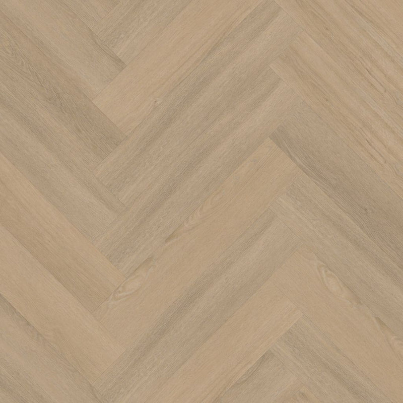 licht eiken visgraatvloer met fijne houtnerfstructuur en zachte beige tinten
