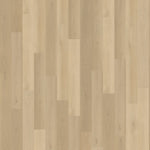 lichte beige eiken vloer met langwerpige planken en een subtiele houtnerfstructuur