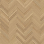 licht beige eiken vloer met visgraat patroon en subtiele houtstructuur