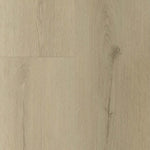 lichte beige eiken vloer met brede planken en subtiele houtnerfstructuur met enkele natuurlijke knoesten