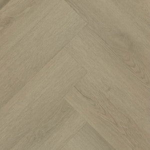 licht beige eiken visgraatvloer met subtiele houtnerfstructuur en matte afwerking