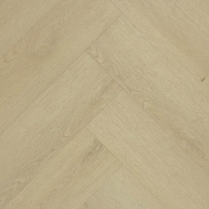 Licht eiken visgraatvloer met subtiele houtstructuur en een natuurlijke, zachte beige tint.