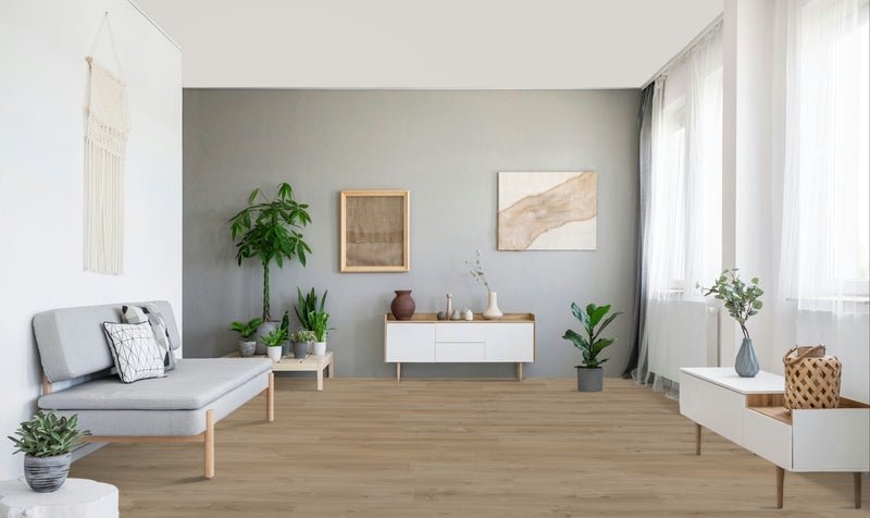 Woonkamer met lichte eiken laminaat vloer