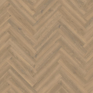 licht beige eiken vloer in visgraatpatroon met subtiele houtstructuur en natuurlijke noesten
