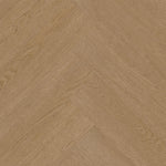 licht eiken visgraatvloer met een fijne houtstructuur en een warme beige tint