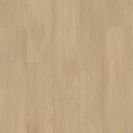 licht beige eiken vloer met middelgrote brede planken en natuurlijke houtnerfstructuur in een recht gelegd patroon