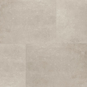 Tegelvloer met grote vierkante tegels in licht beige met subtiel mat oppervlak en fijne korrelstructuur.